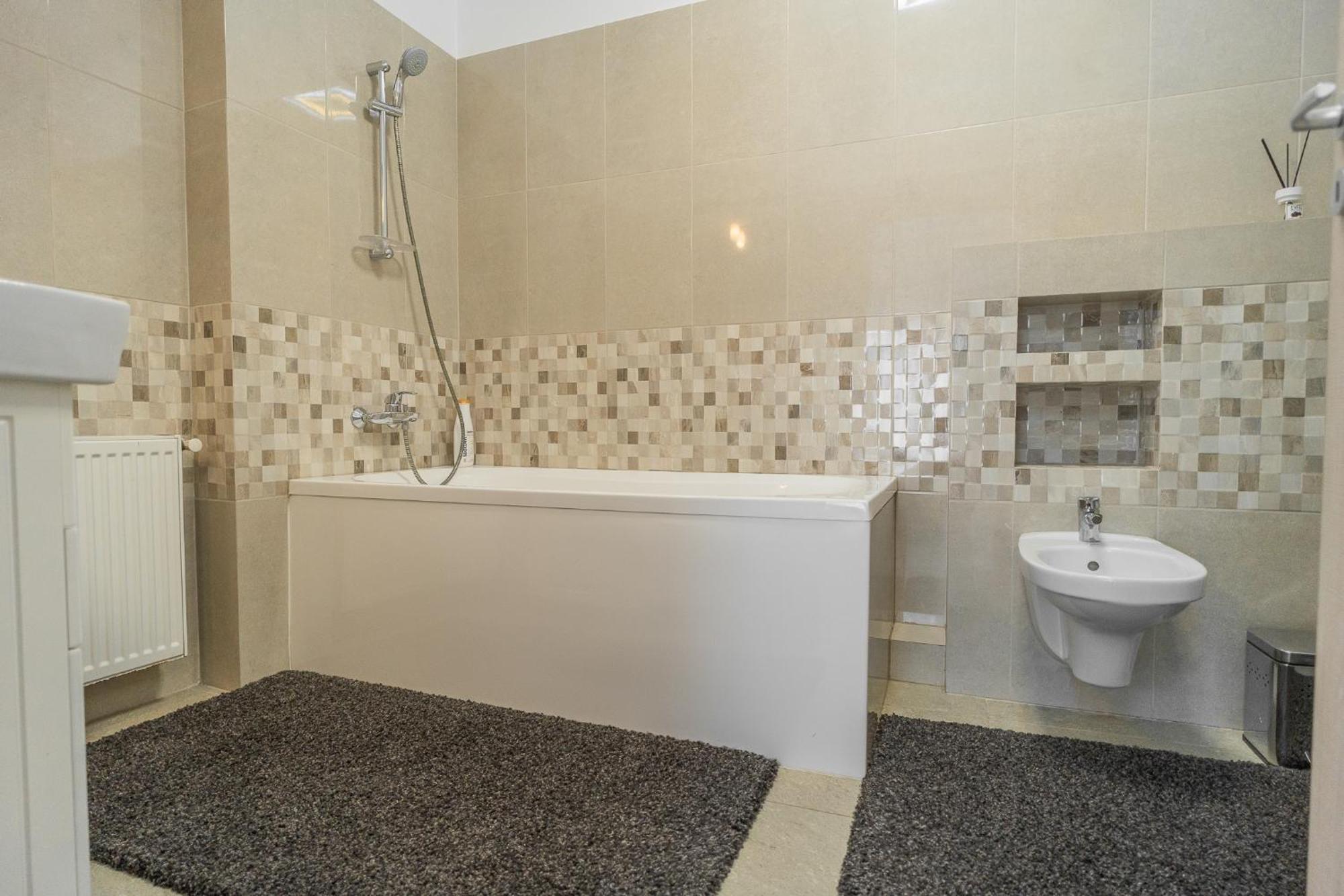 Cozy Near Victoriei Square - Berzei Apartment