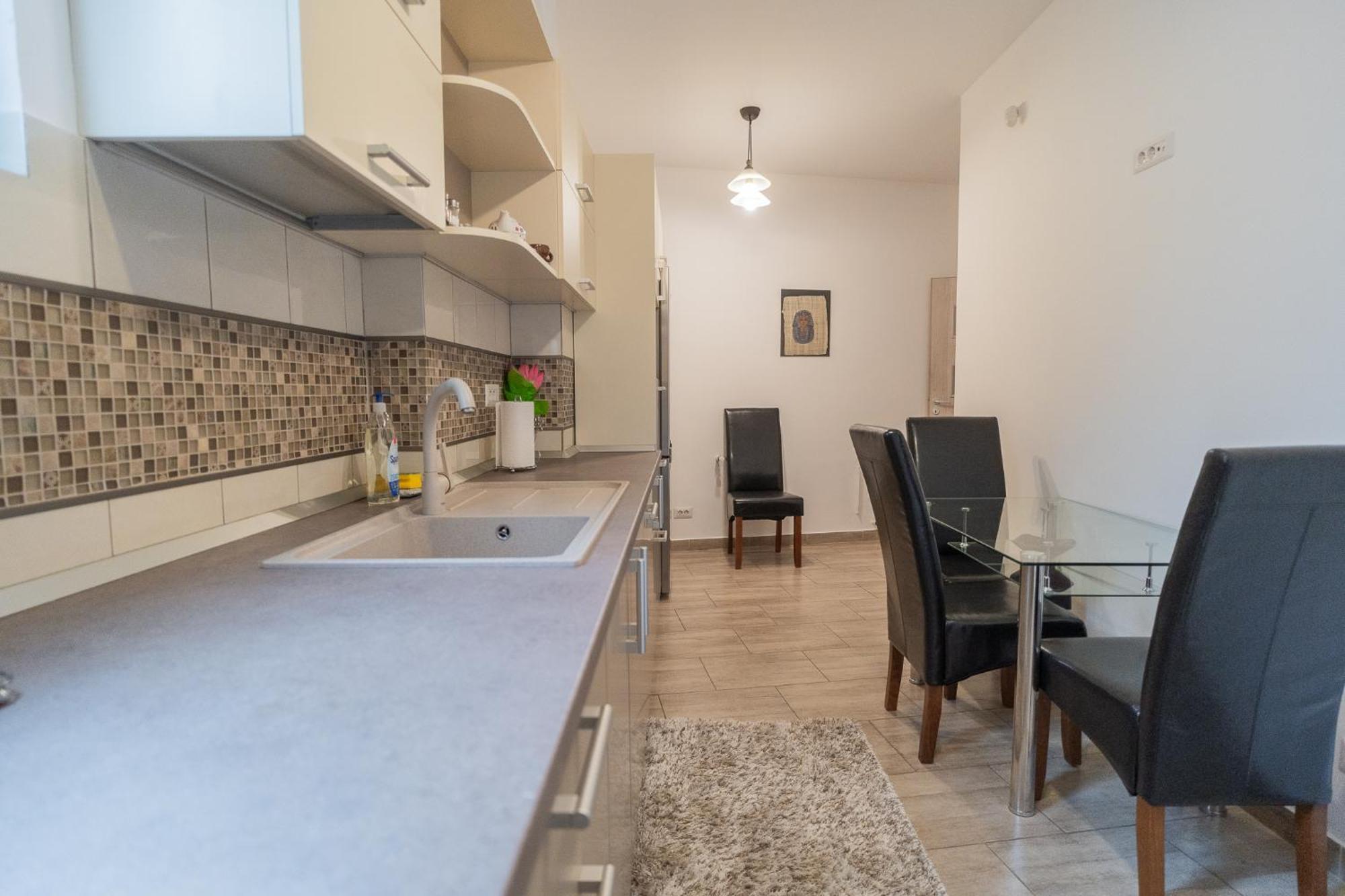 Cozy Near Victoriei Square - Berzei Apartment *