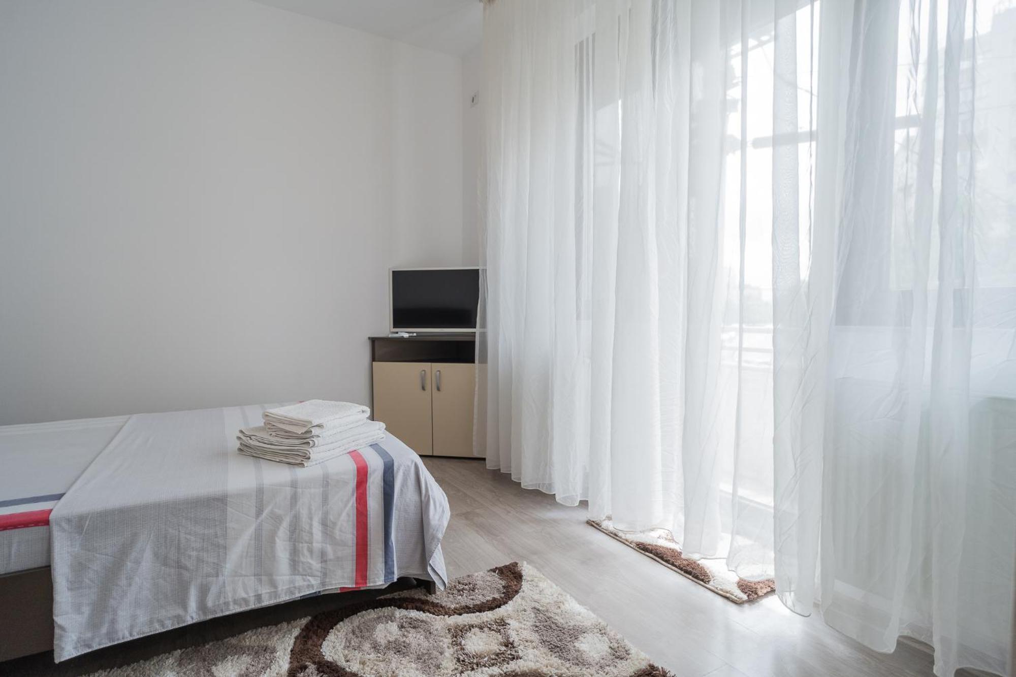 Cozy Near Victoriei Square - Berzei Apartment