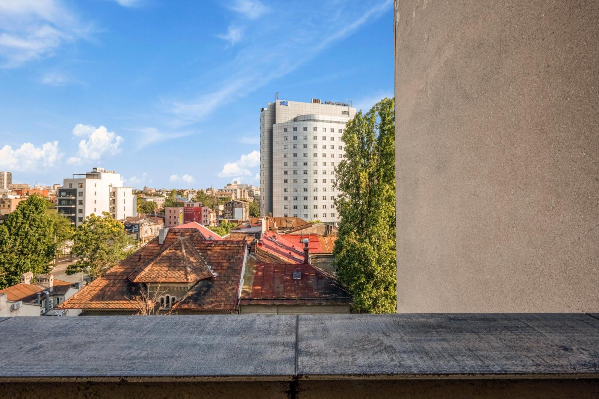 City Lights Retreat - Panoramic Terrace