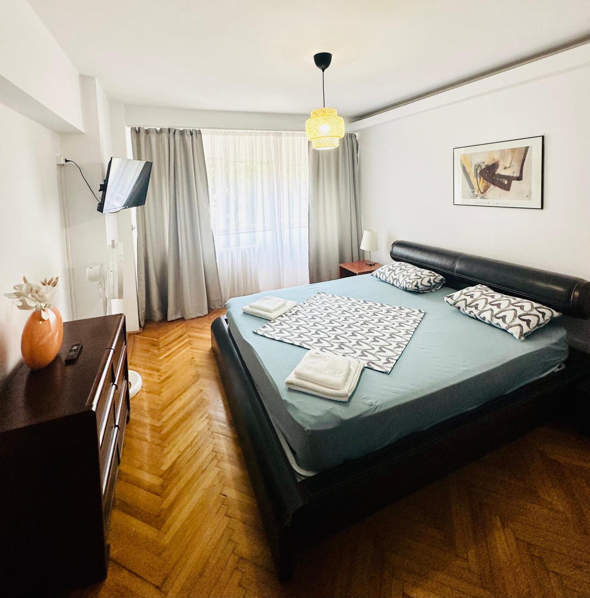 Tranquil Unirii - Airy & Comfy With Parking - Next 2Parliament Apartament *