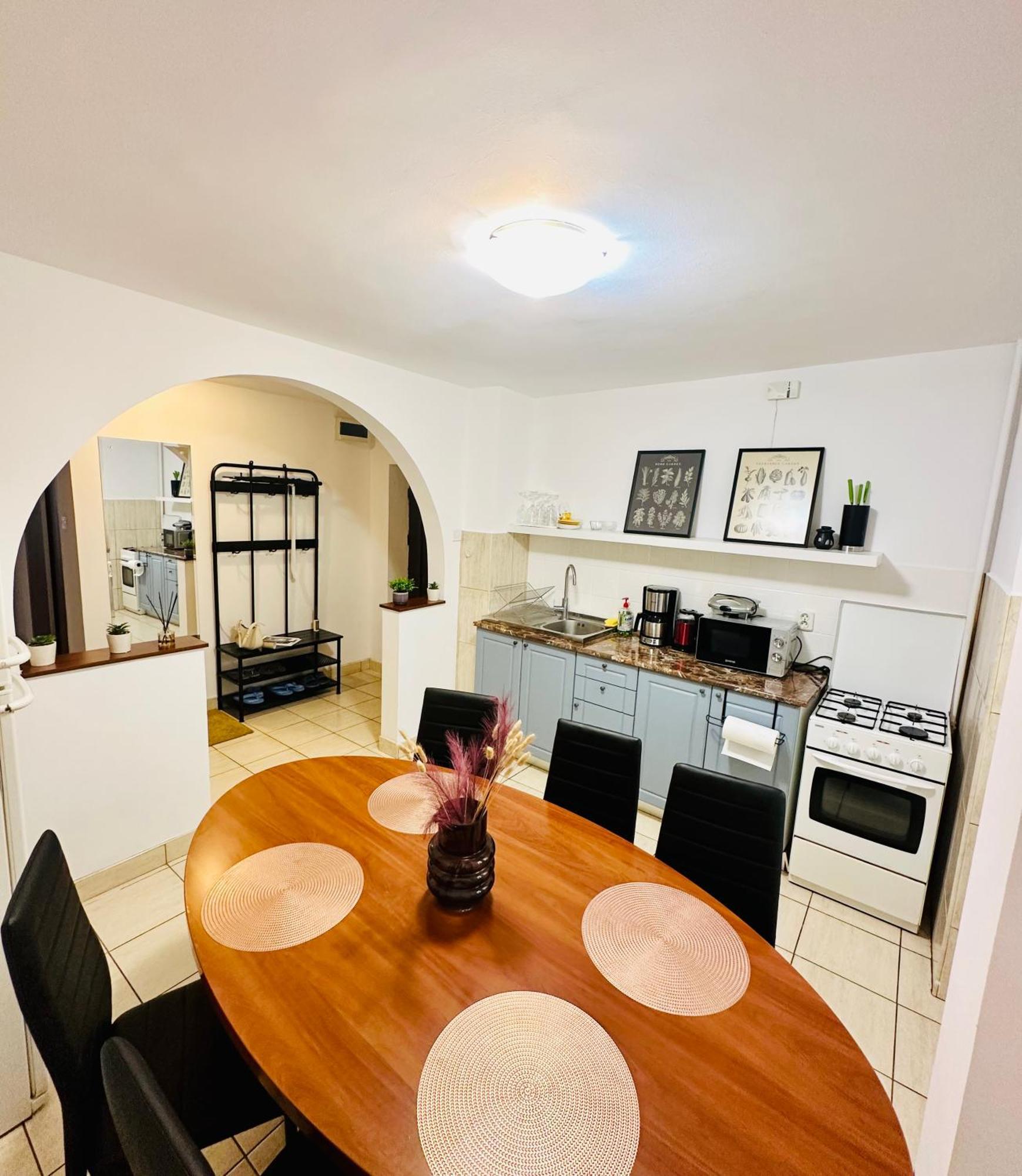 Tranquil Unirii - Airy & Comfy With Parking - Next 2Parliament Apartament *