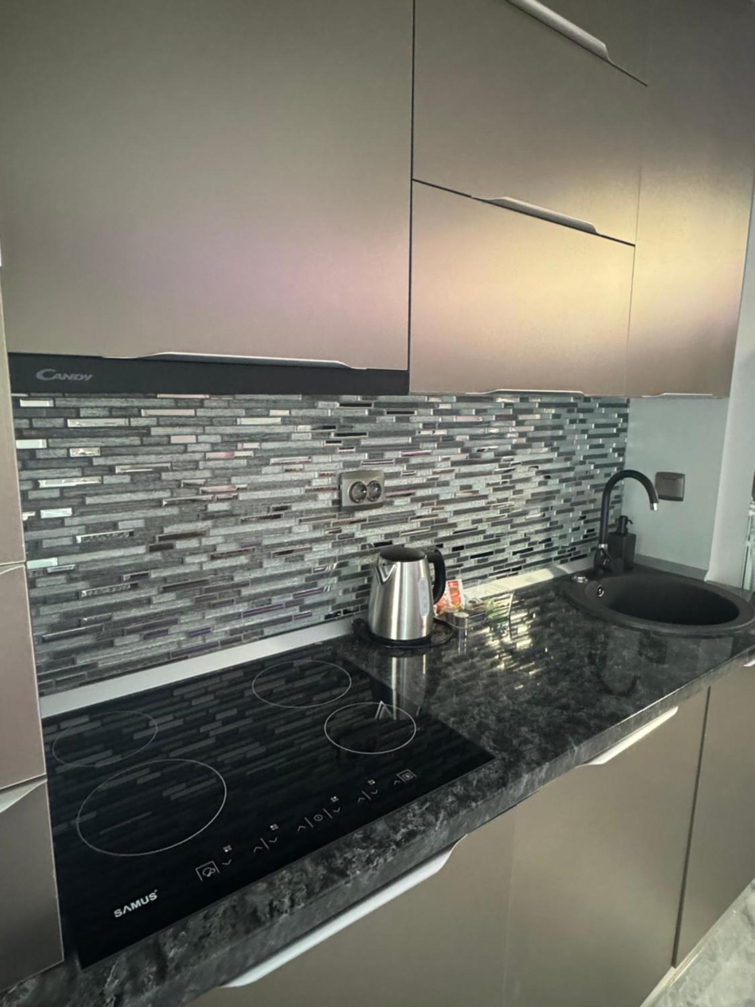 Silver At Just 8 Minutes Distance Of Center Apartment *