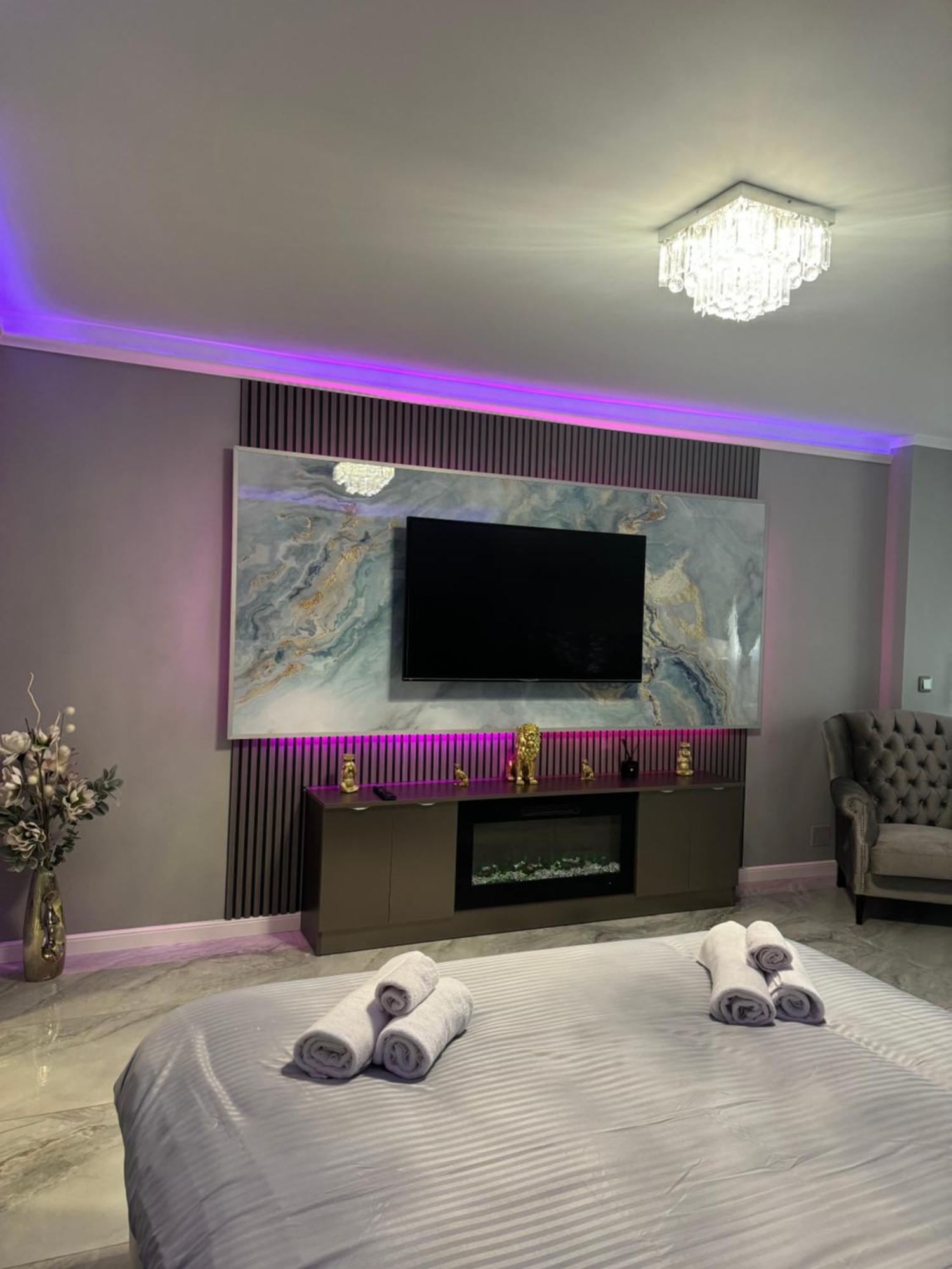 Silver At Just 8 Minutes Distance Of Center Apartment Bucharest