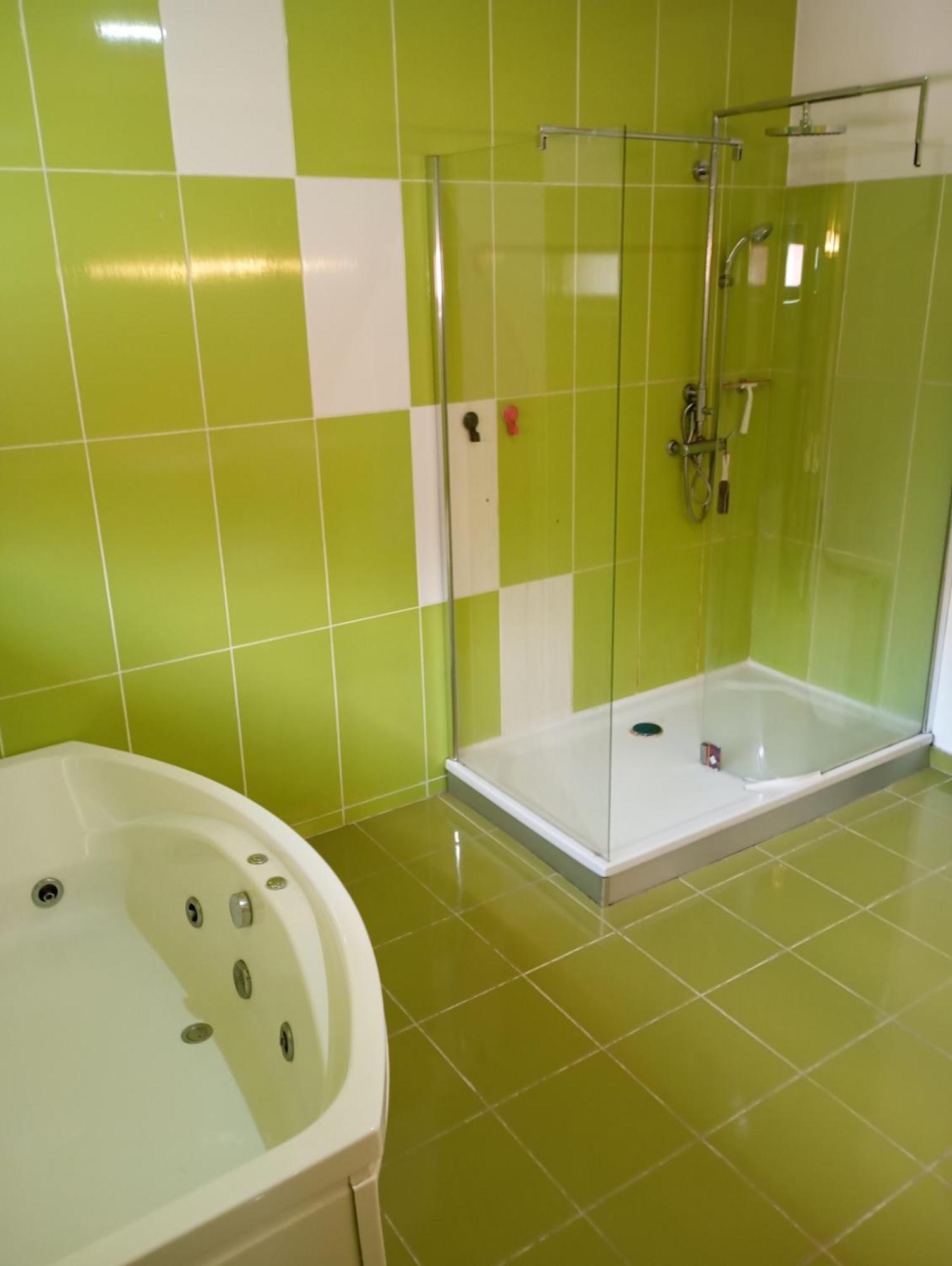 New Spacious Villa! Guest house
