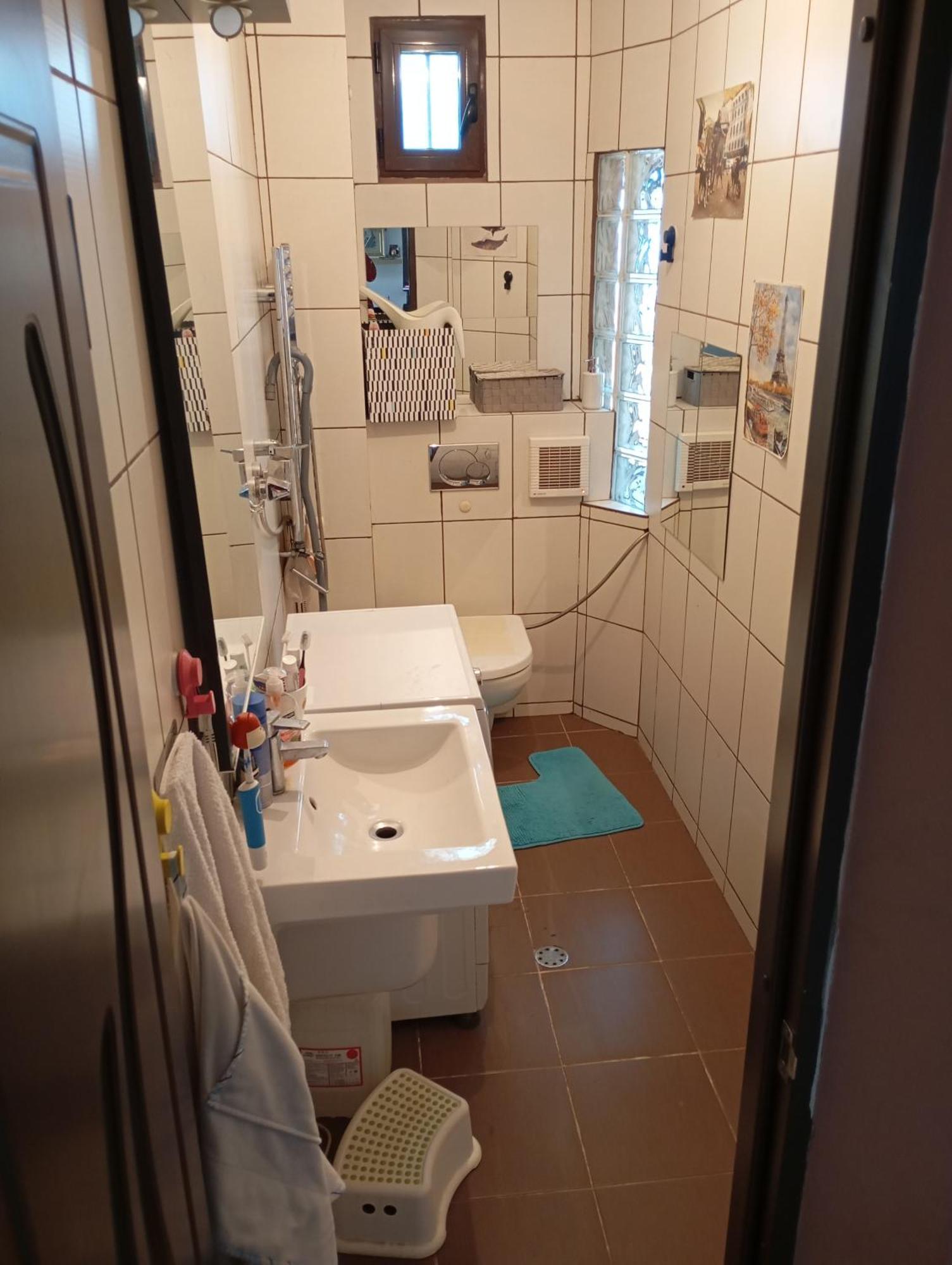Guest house New Spacious Villa! Bucharest