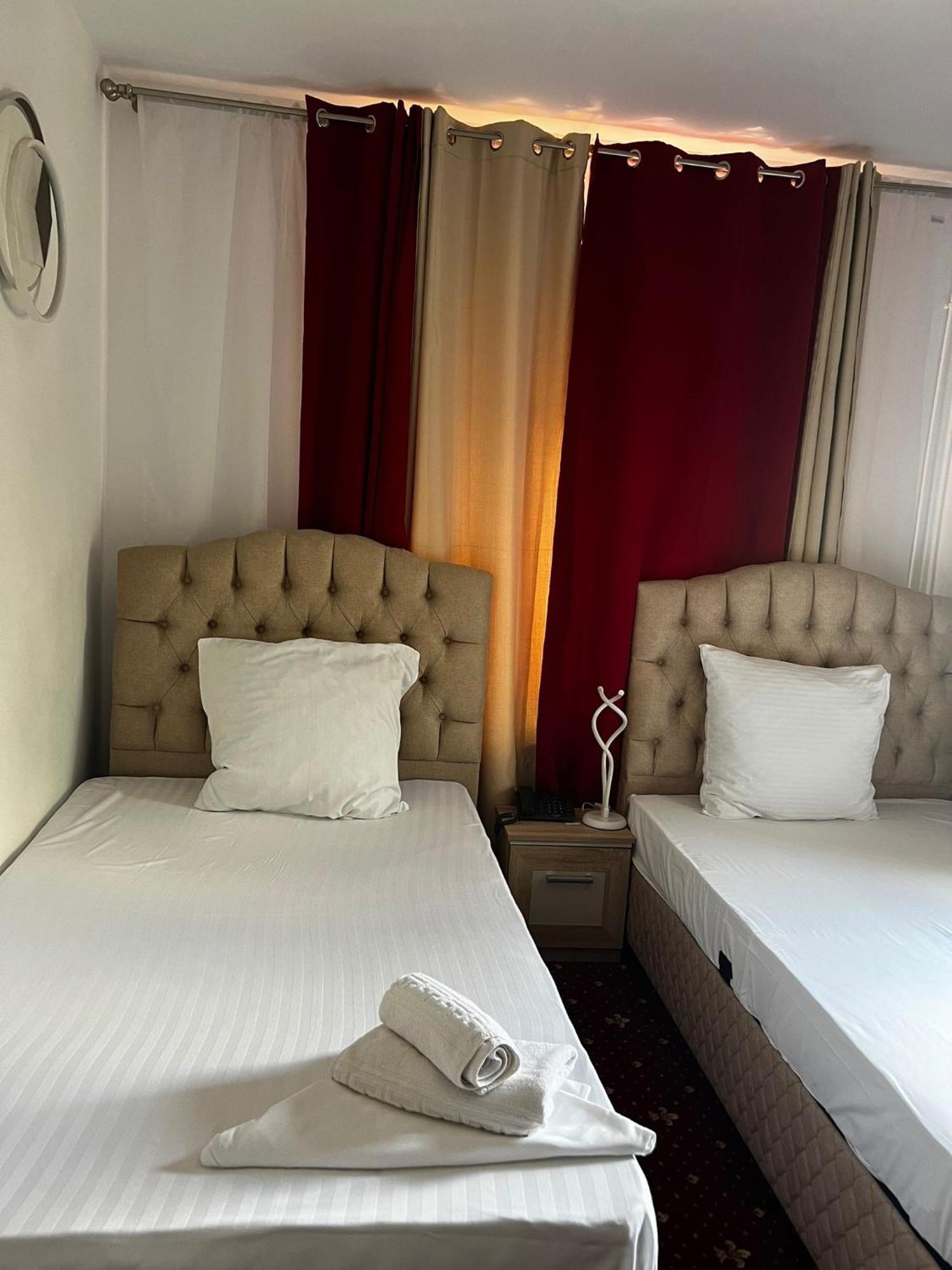 Evozava 3* Bucharest