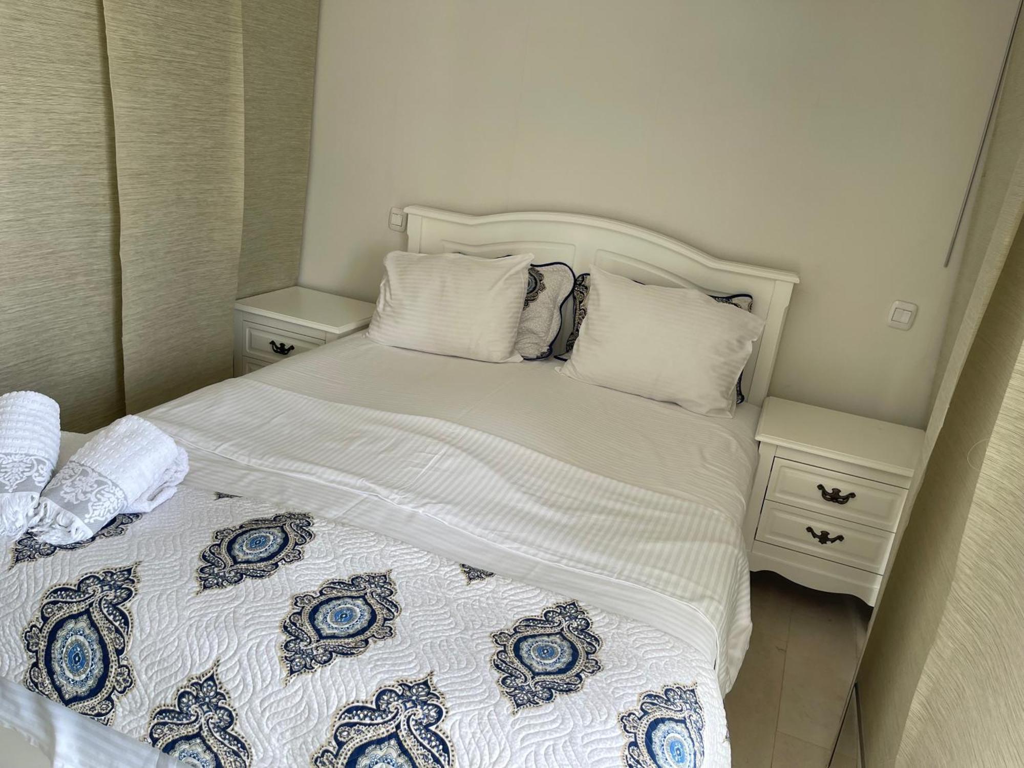 Black Nr1 Apartment Bucharest