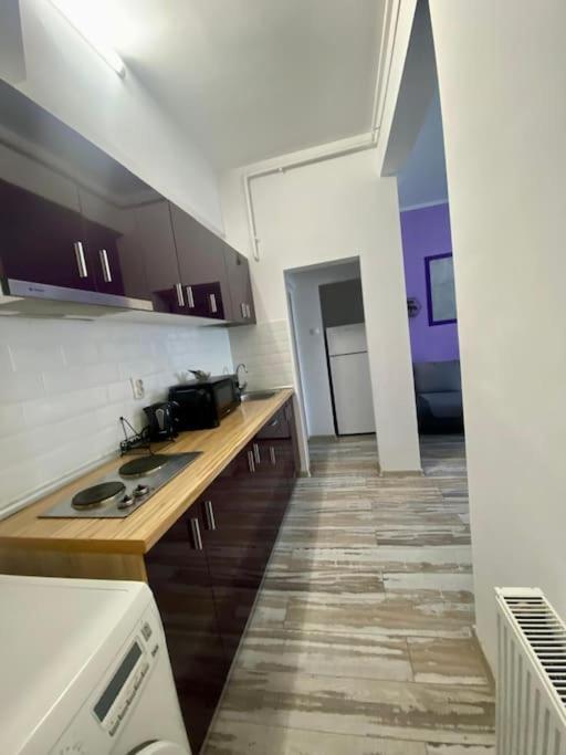 Purple Old Town Ultracental Apartment *