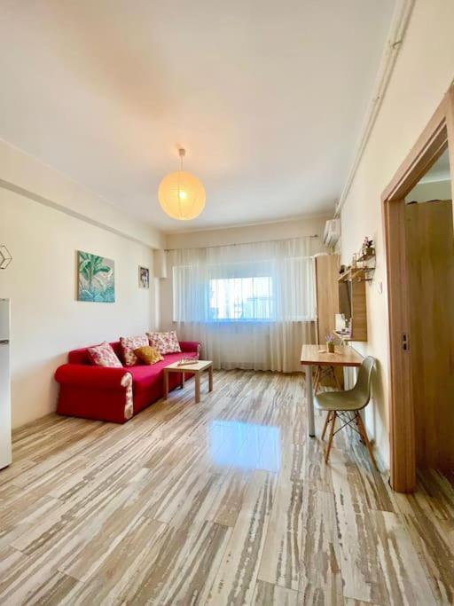 Red Cozy Ultracentral Old Town Apartament Bucureşti