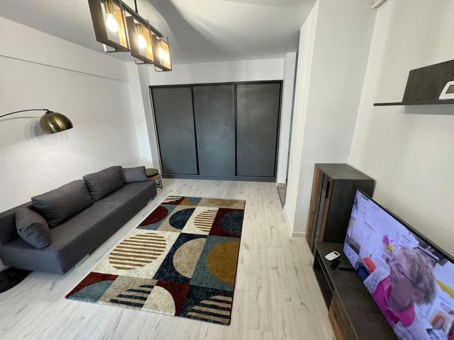 709 Apartment
