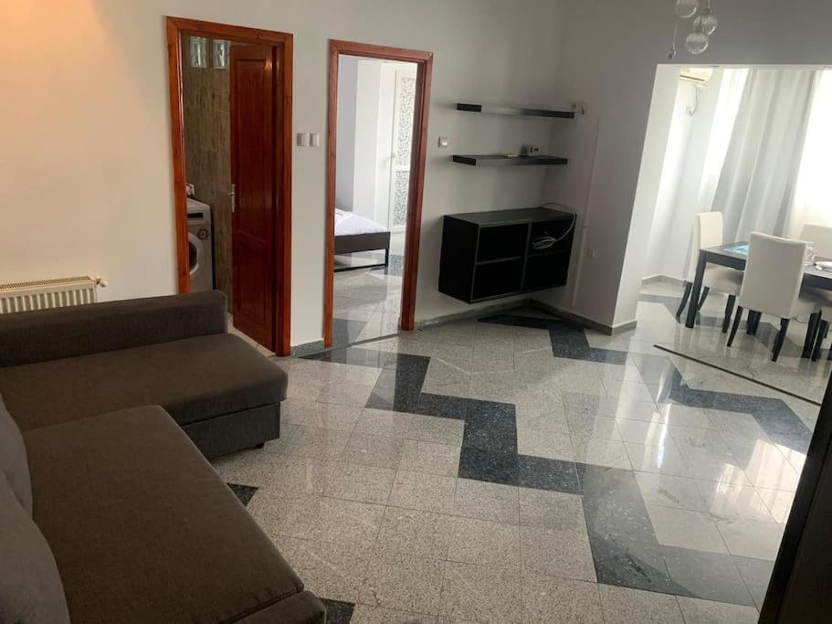 1 Bdrm In Center Bucareste