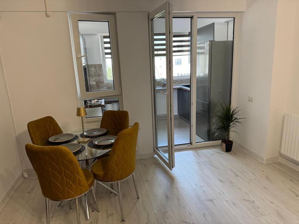 Apartment 609