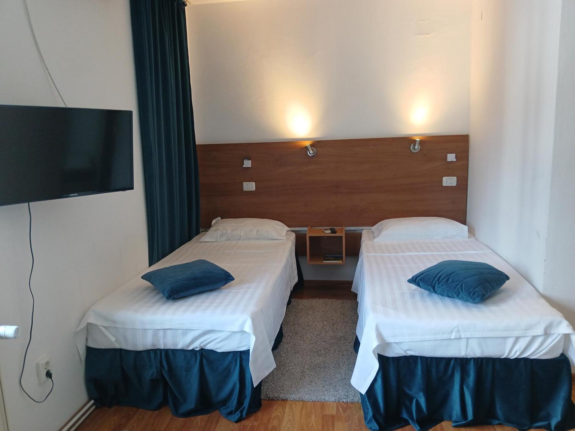 Center Walk Homestay
