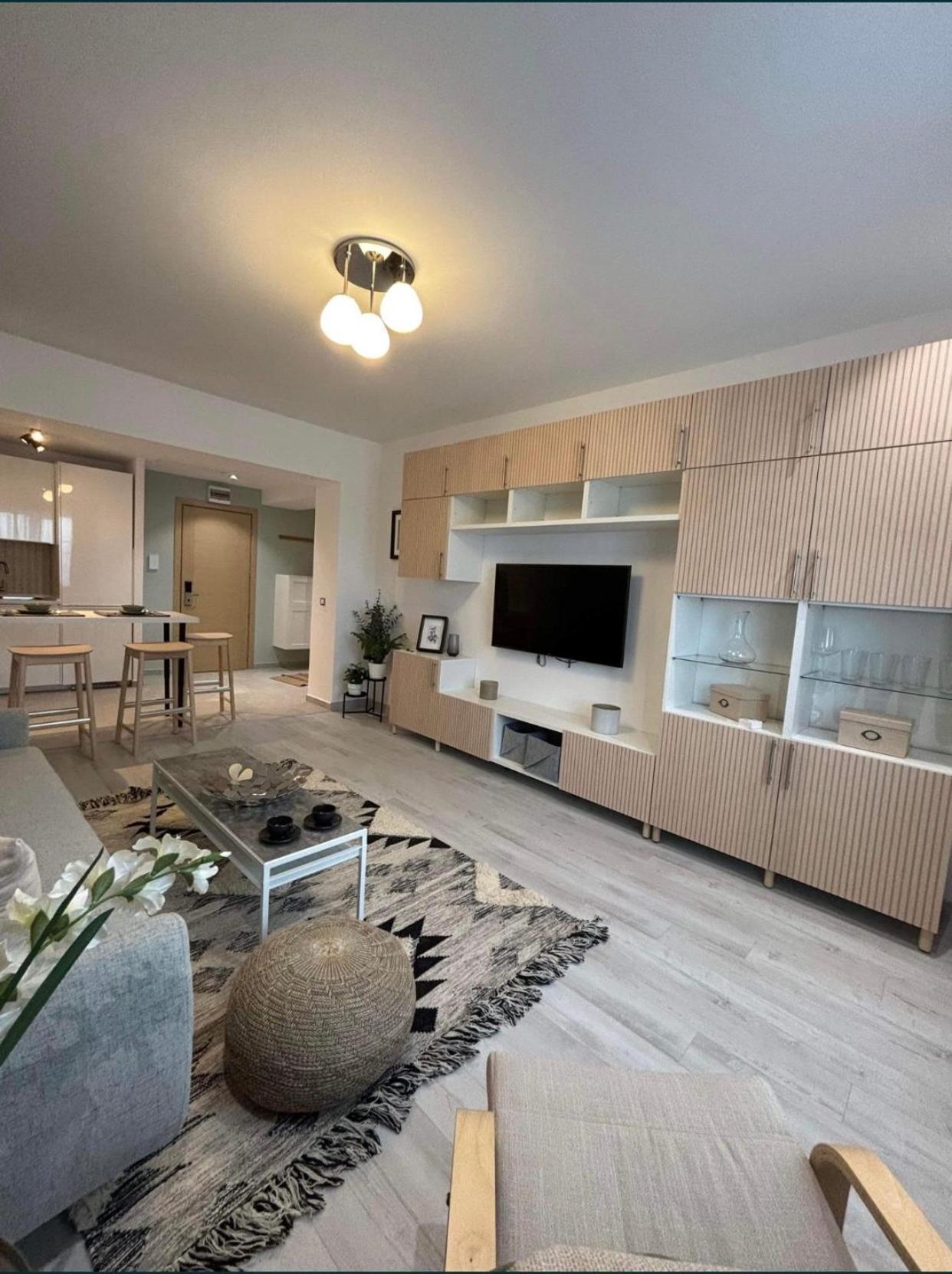 Deluxe & With Many Facilities * Bucharest