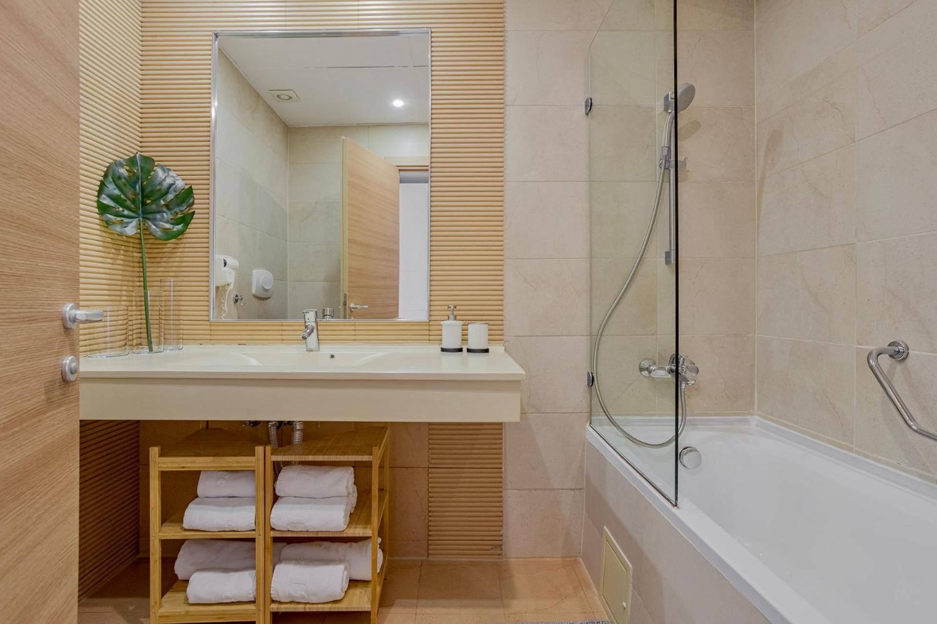 Deluxe & With Many Facilities * Bucharest