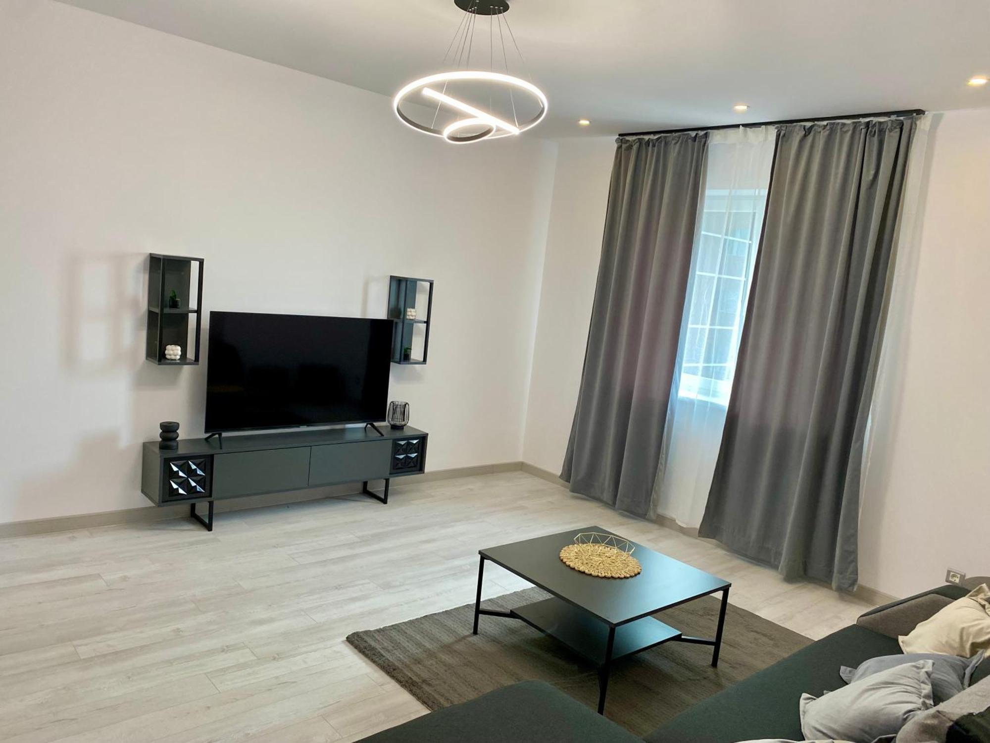 Deluxe & With Many Facilities Bucharest