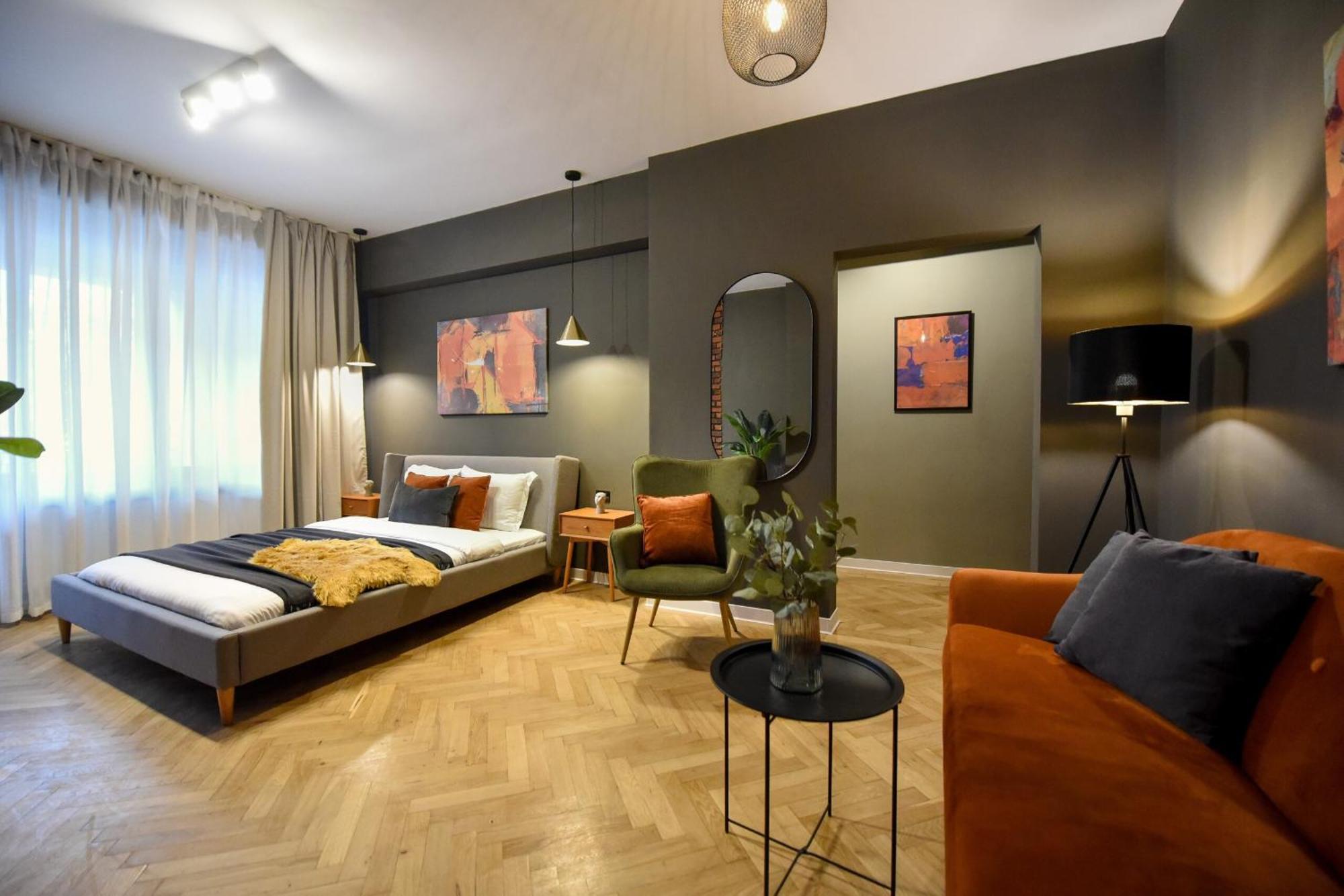 Pretty In Pink. Magheru Apartament Bucureşti