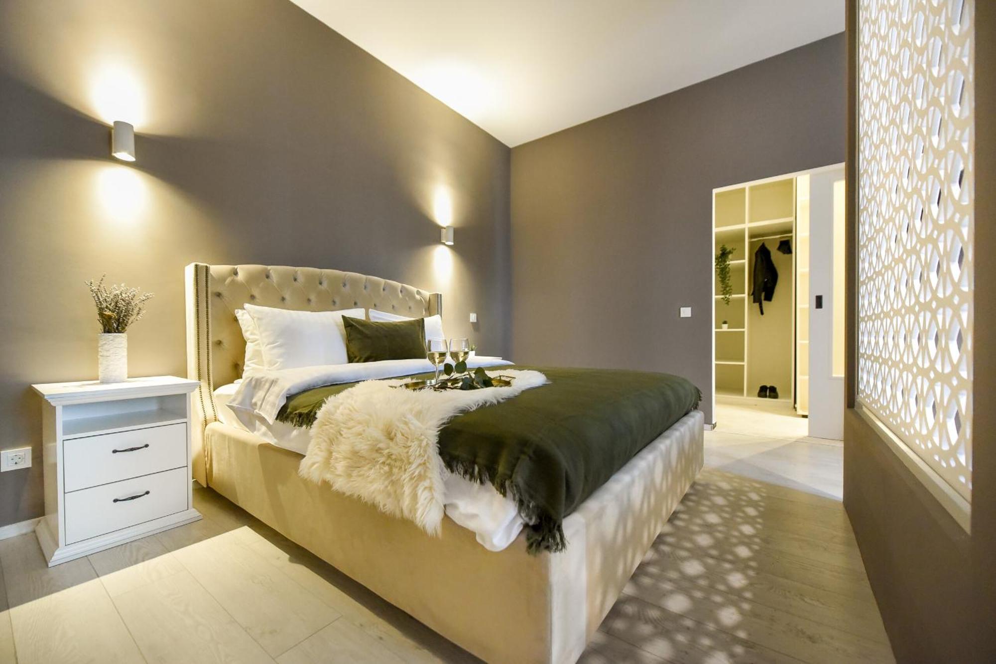 Centrally Located 1br Retreat Near Sala Palatului Bucareste