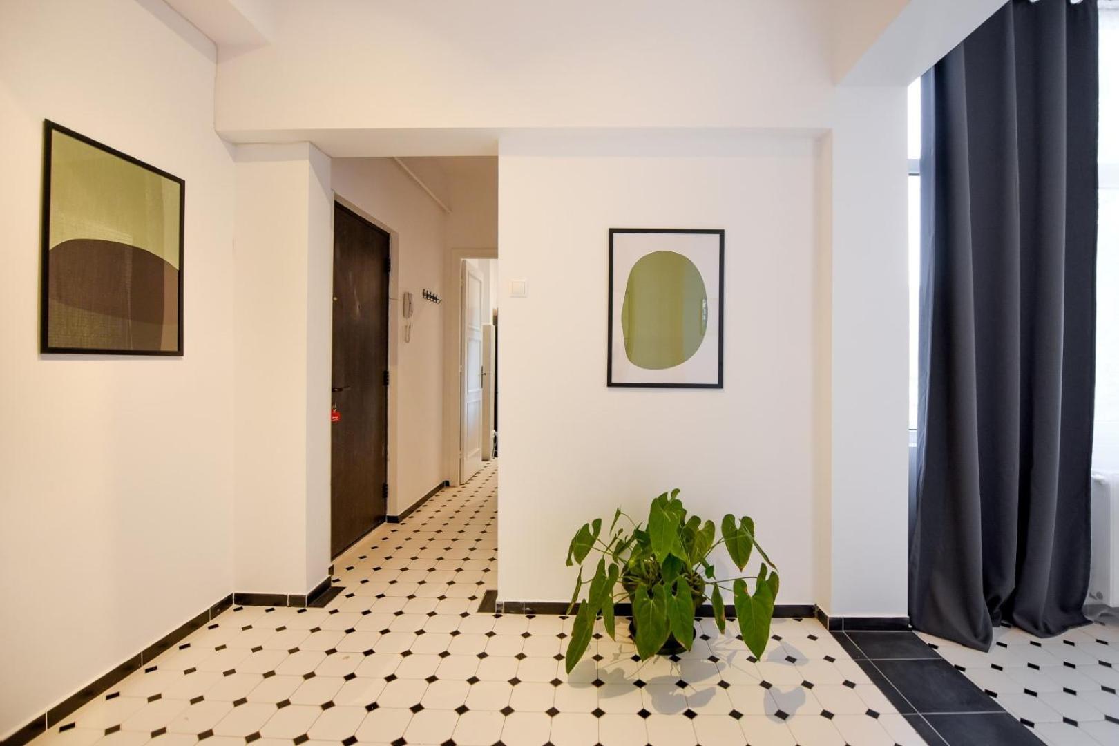 Centrally Located 1br Retreat Near Sala Palatului * Bucareste