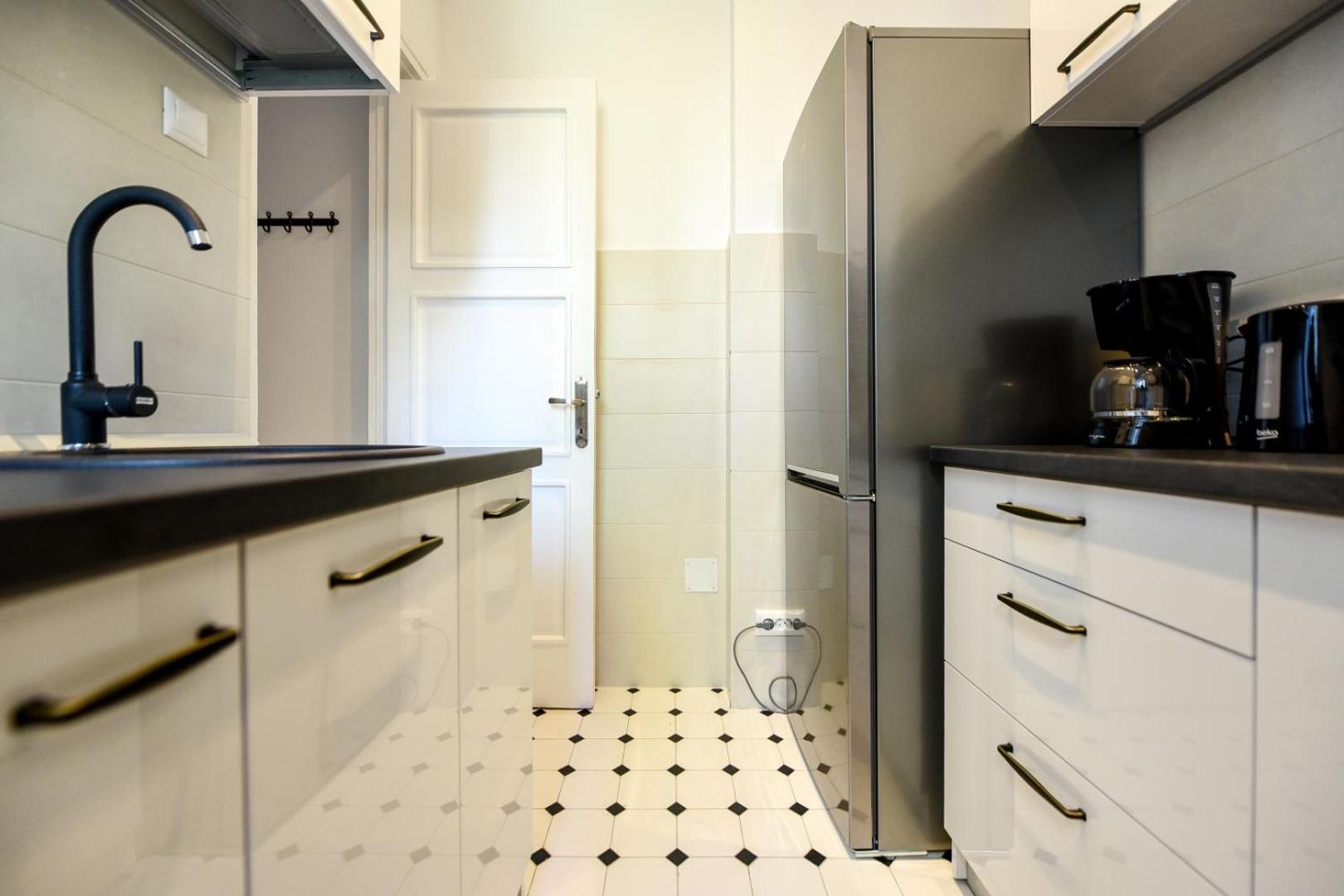 Apartamento Centrally Located 1br Retreat Near Sala Palatului Bucareste