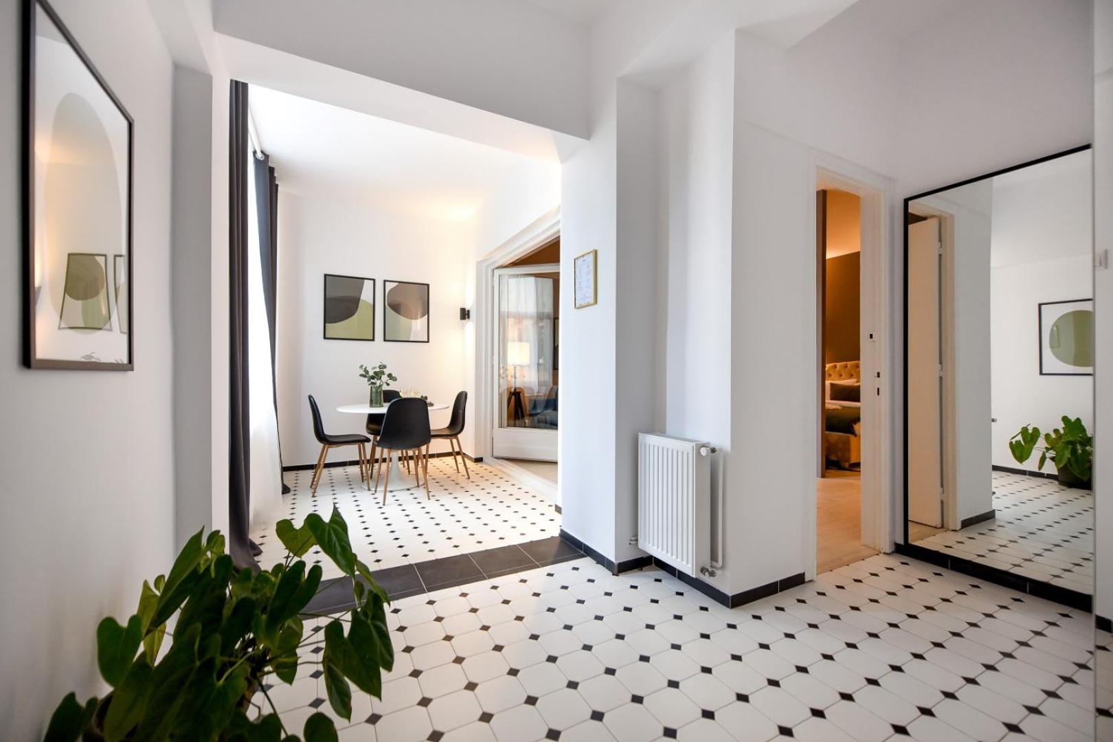 Centrally Located 1br Retreat Near Sala Palatului Apartamento