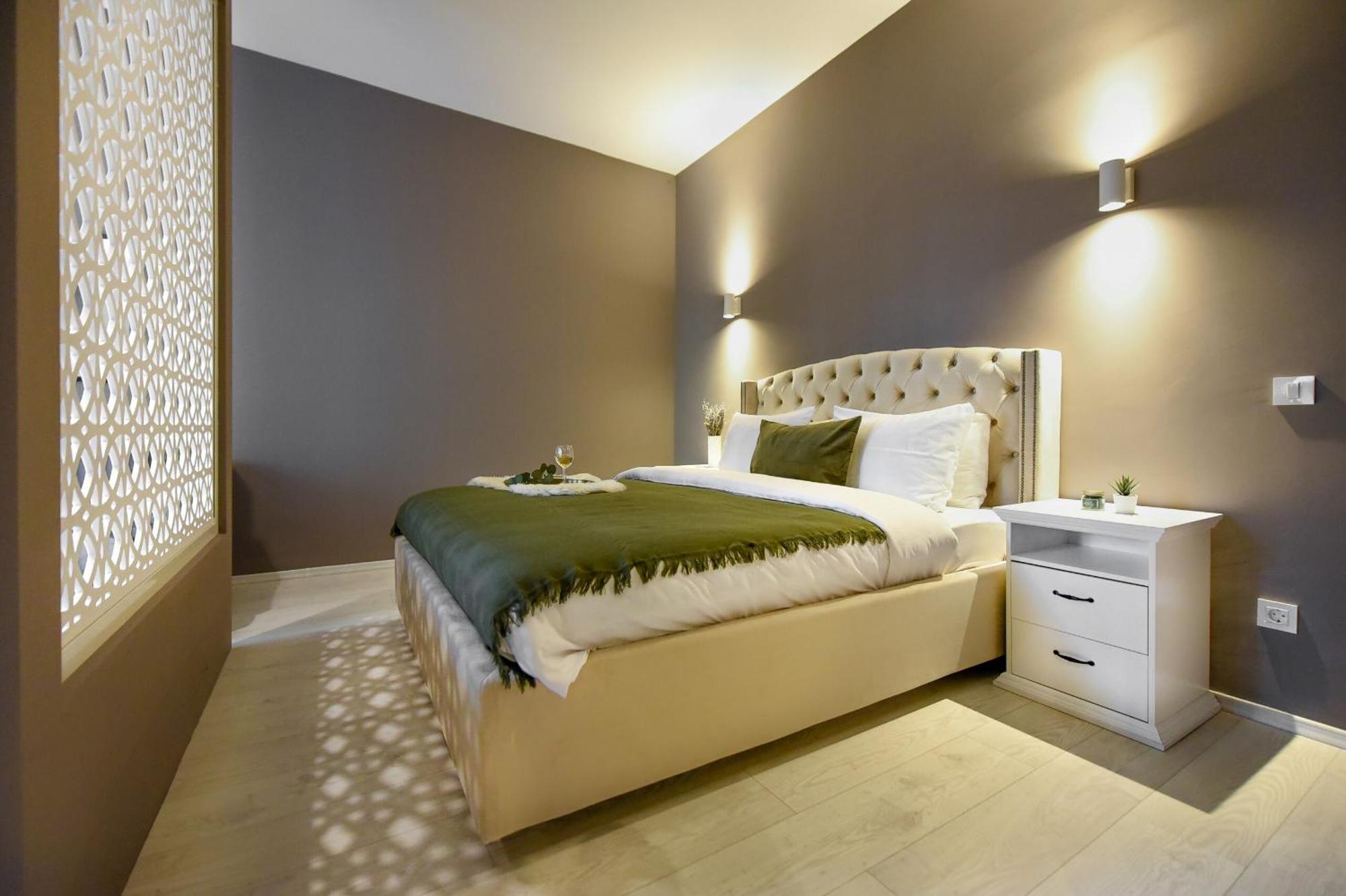 Centrally Located 1br Retreat Near Sala Palatului Bucareste