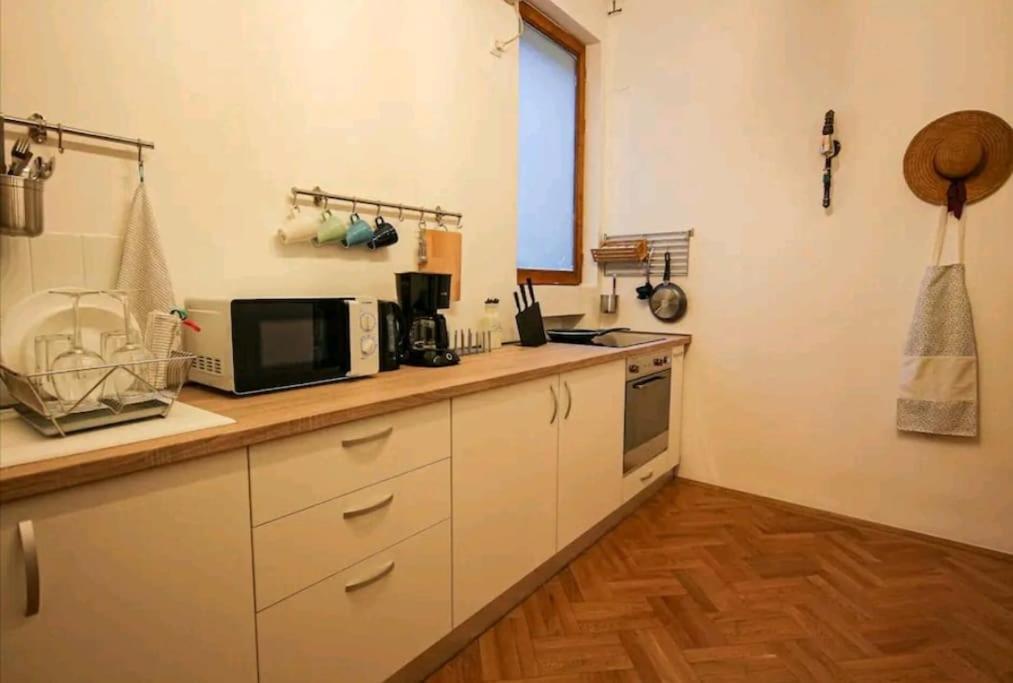 Square - Old Town Apartament *
