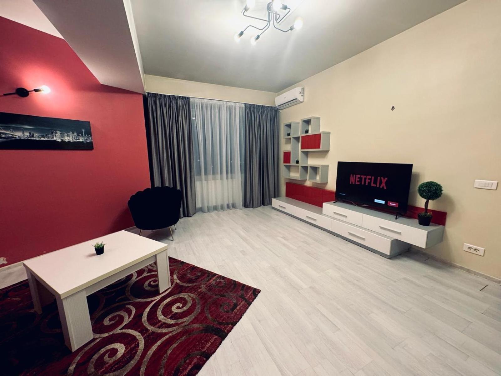 2 Urban Retreat Unirii Near Center Apartment *