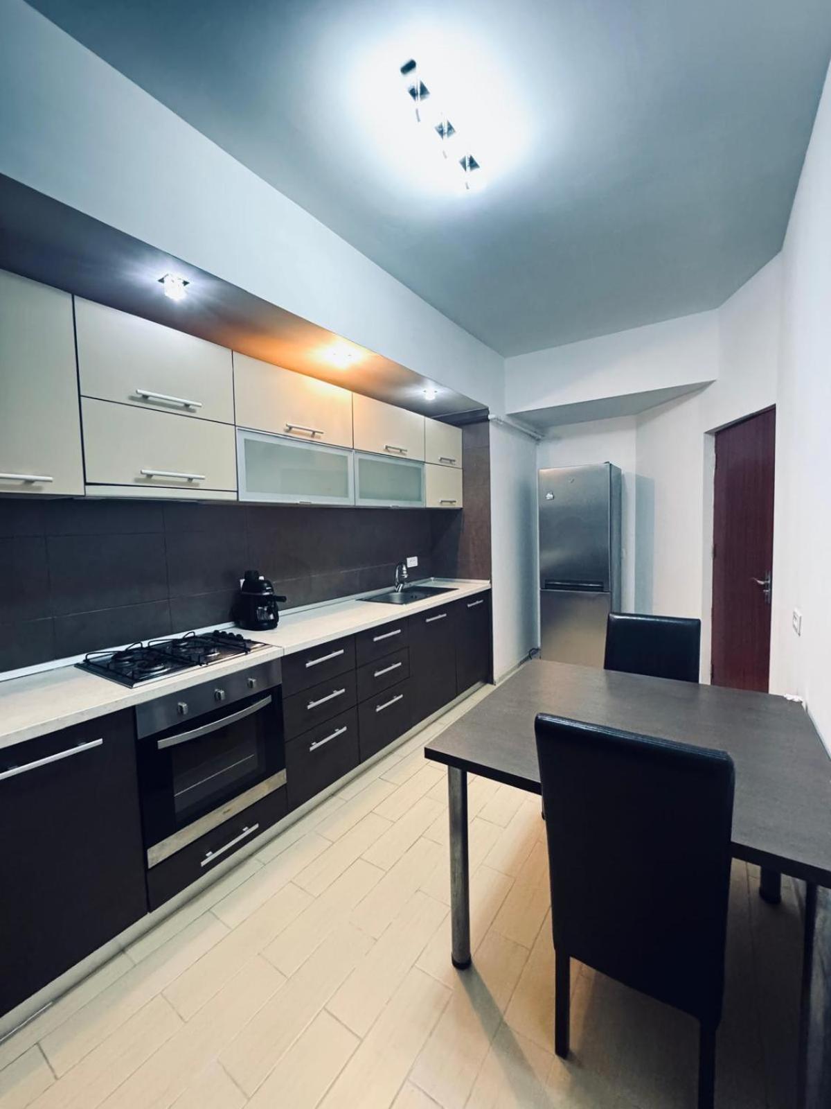2 Urban Retreat Unirii Near Center Apartment