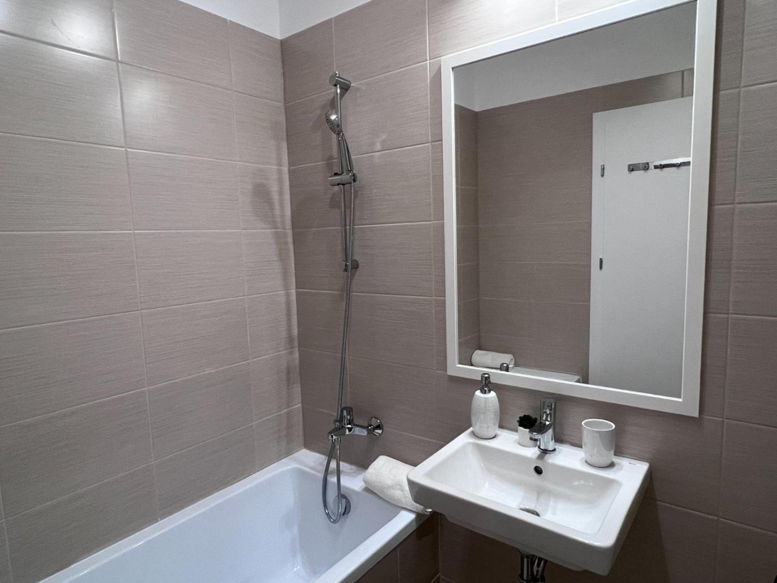 One Bedroom Sos Glucoza 6