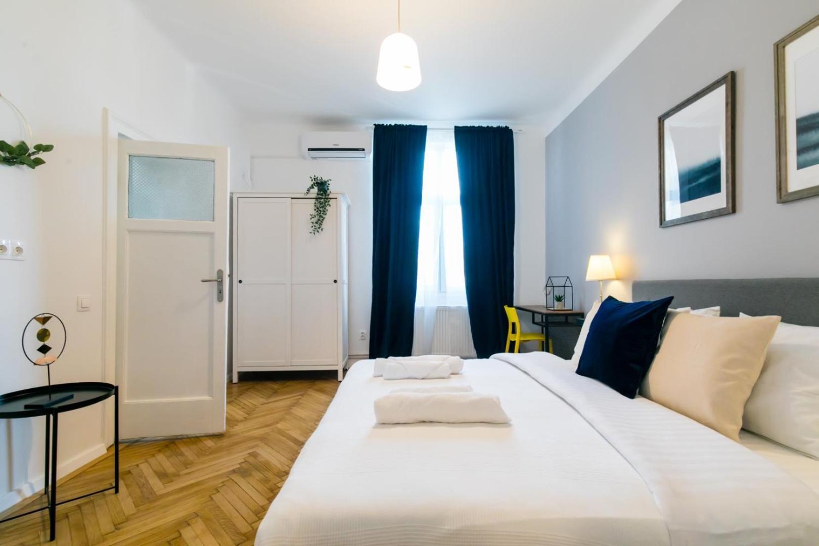 Heart Of The City - Cozy In Prime Location Apartment *