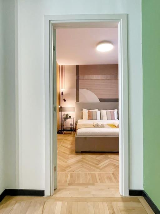 Consensus - Calea Victoriei * Bucharest