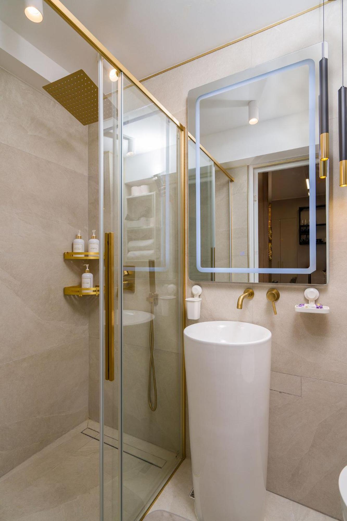 Romana Vibe Elegance In The Heart Of The
