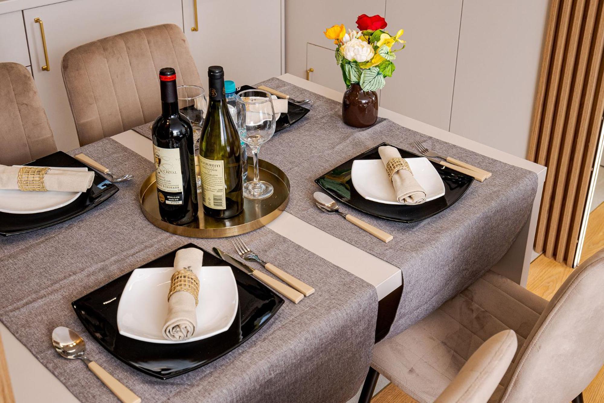 Romana Vibe Elegance In The Heart Of The *