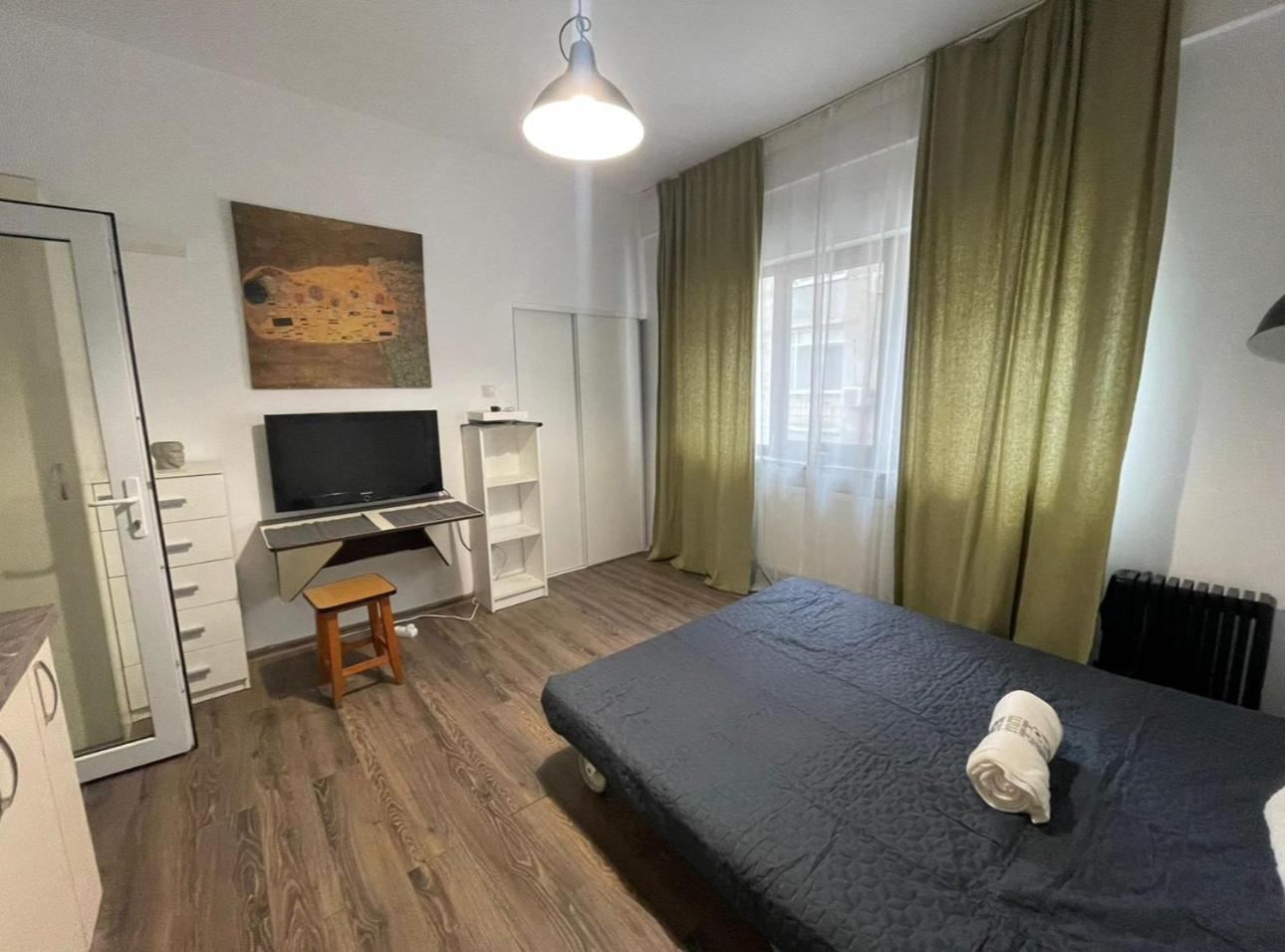 Apartment Conta *