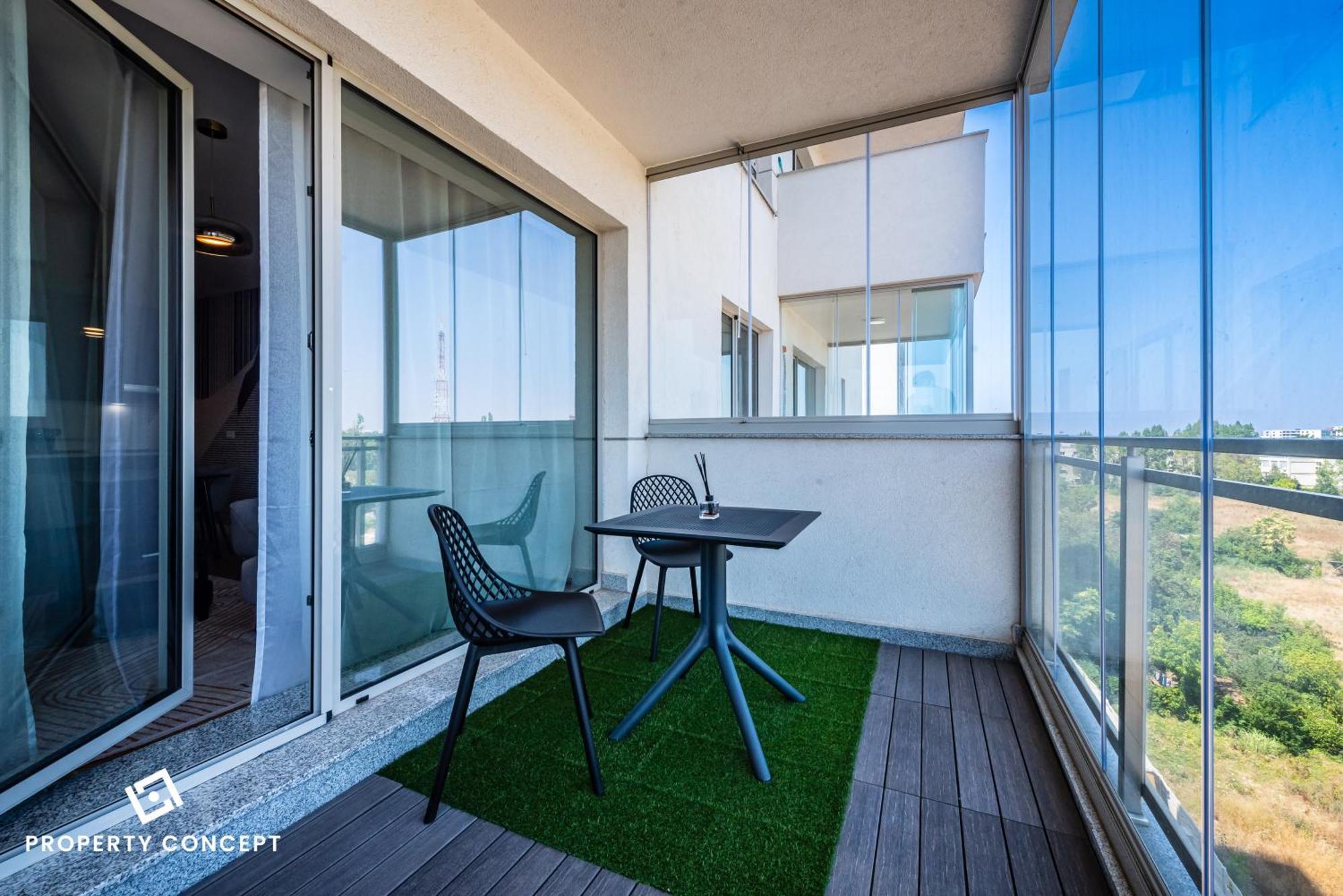 Luxury With Terrace And View *