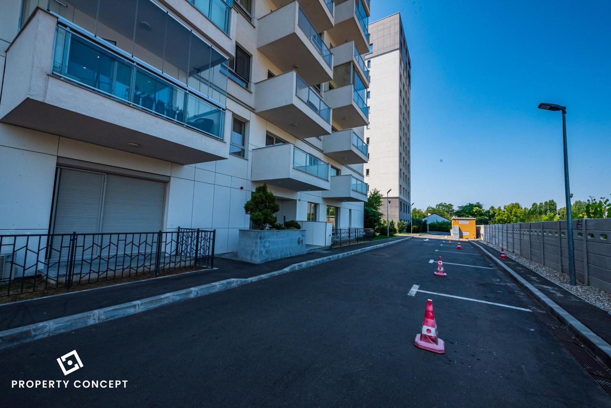 Luxury With Terrace And View Apartment *