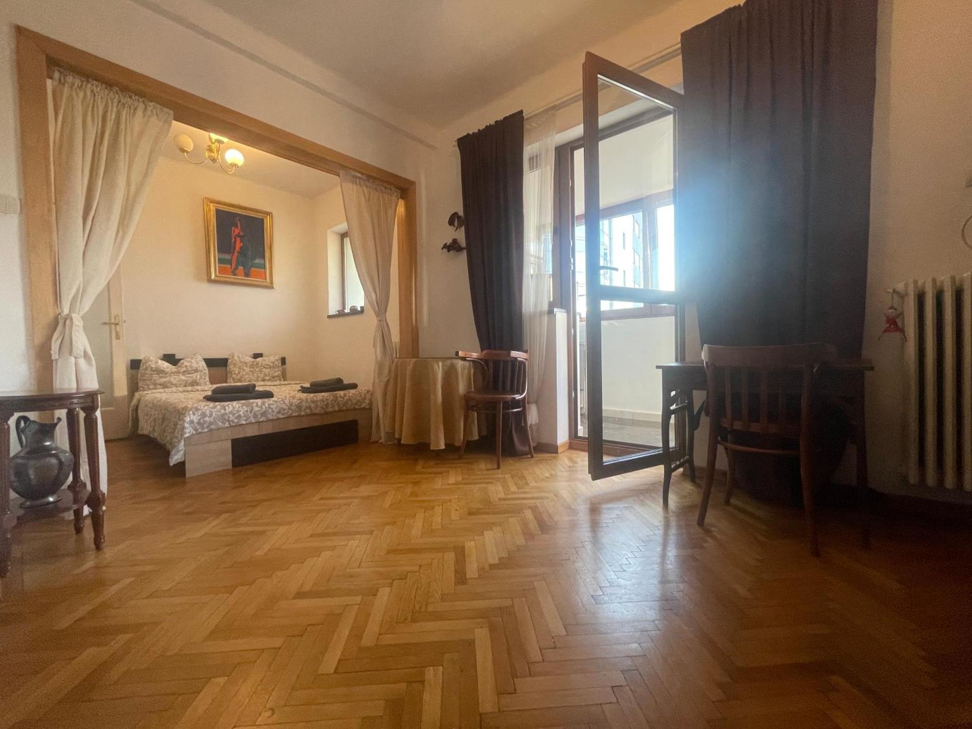 Ateneu Palace Apartament *