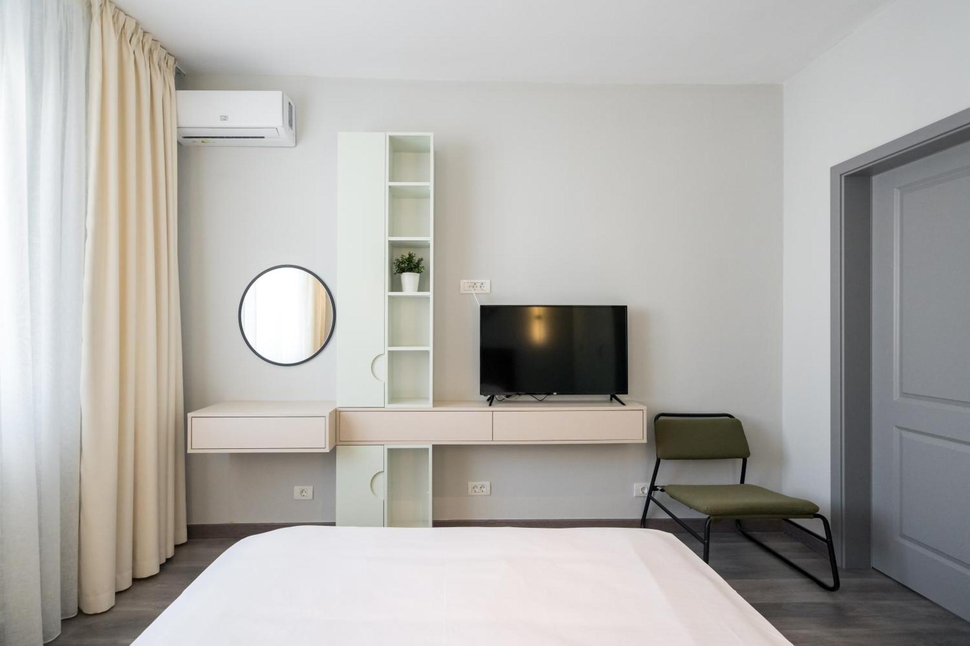 Breeze Gateway Center Apartment *