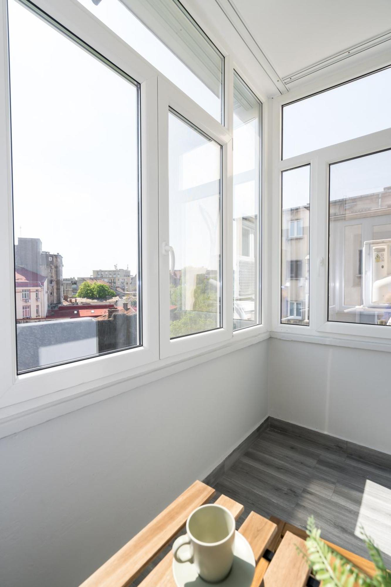 Breeze Gateway Center Apartment Bucharest