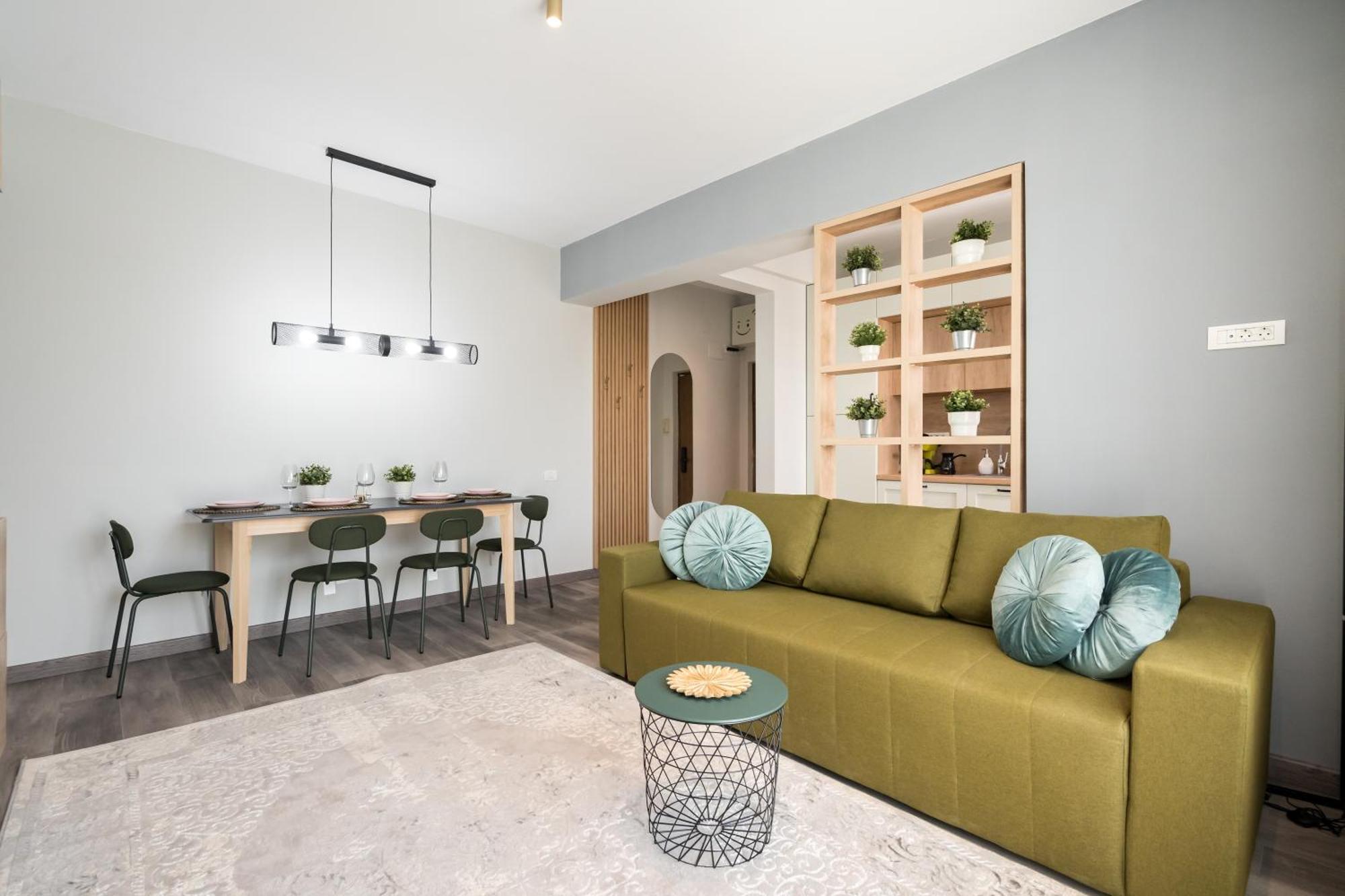 Breeze Gateway Center Apartment *