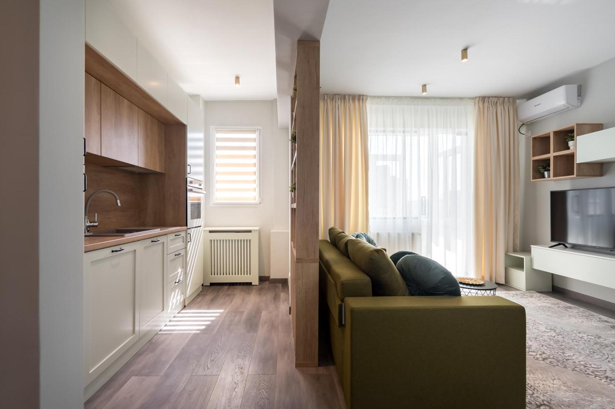 Breeze Gateway Center Apartment
