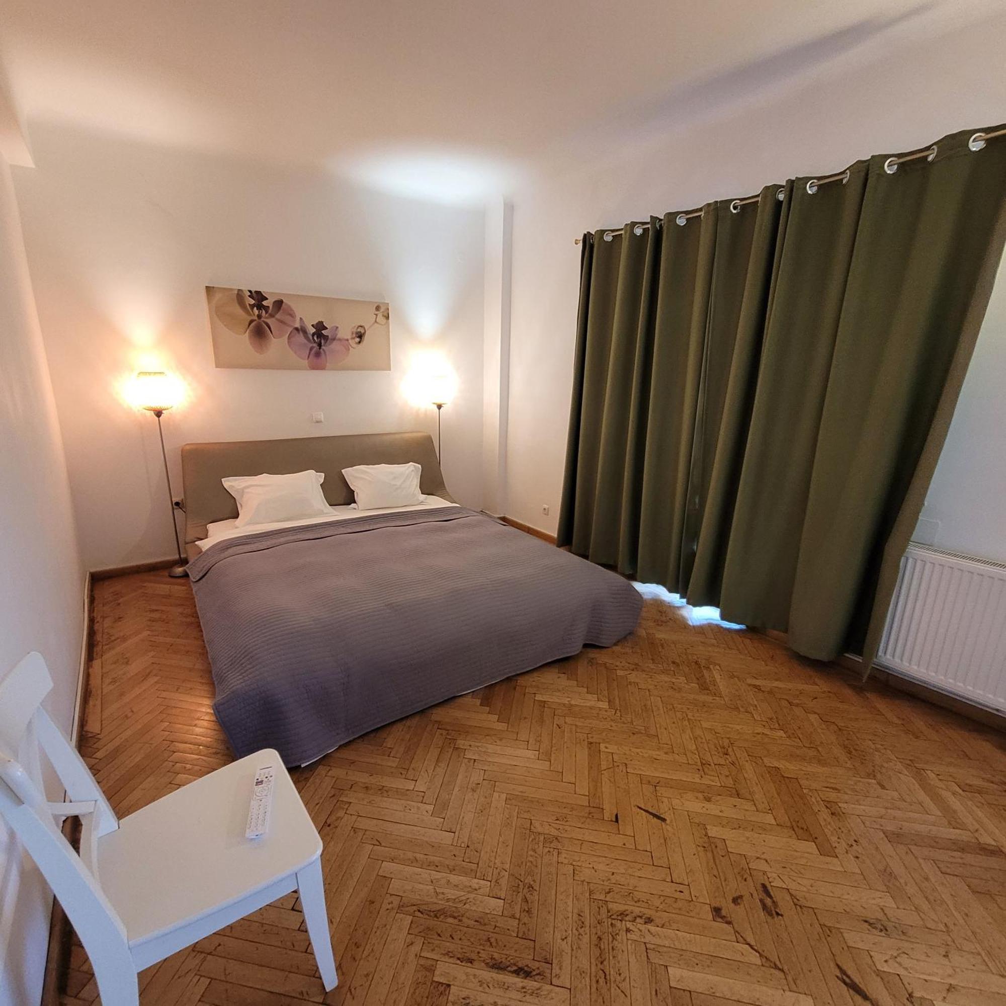 Anastasia Balcescu 1 Beautiful View Self Check In Code From 2 Pm Only Microwave Apartamento *