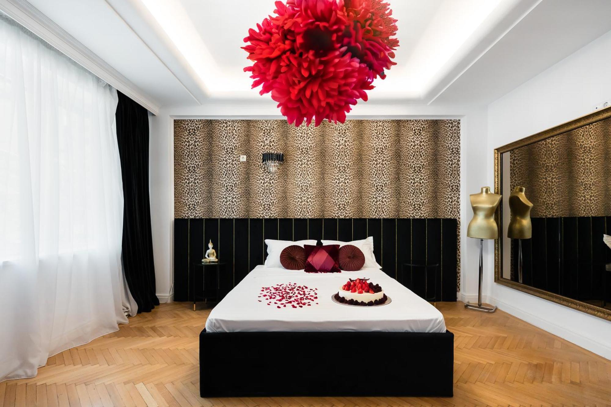 Central In Piata Romana Apartment