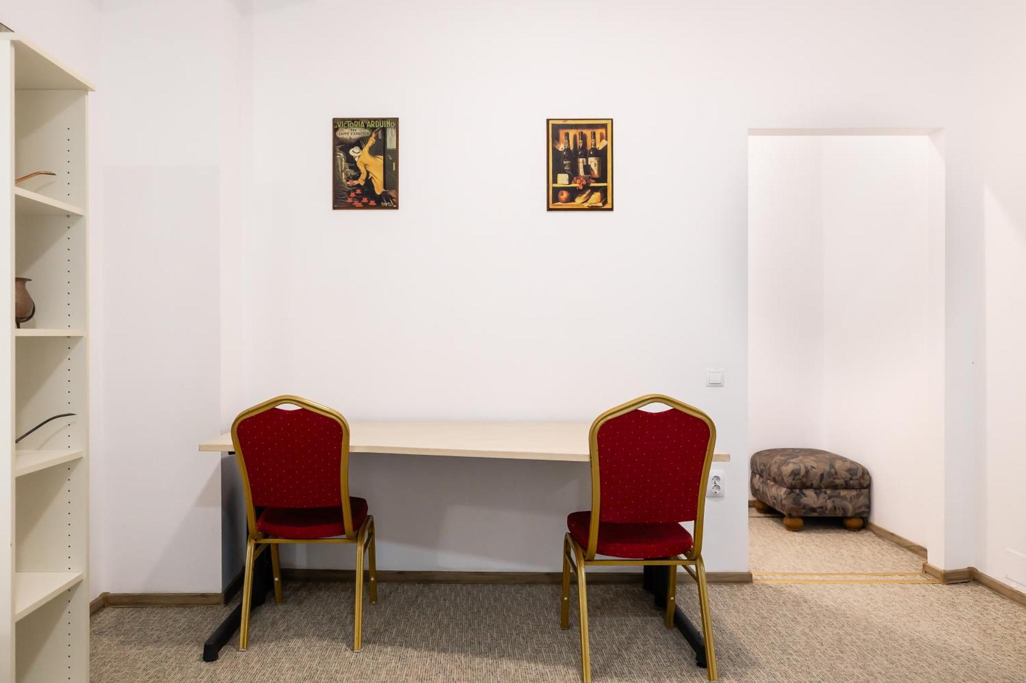 Central In Piata Romana Apartment *