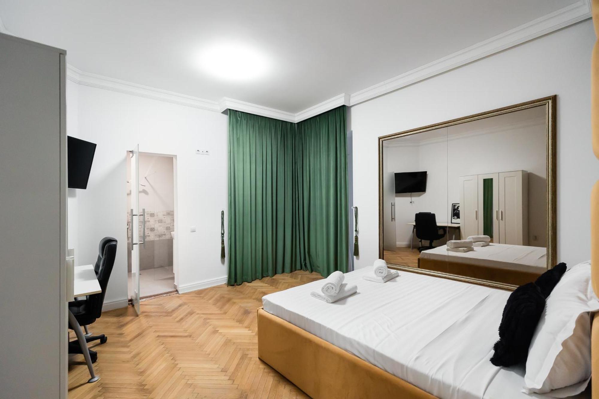 Central In Piata Romana Apartment *