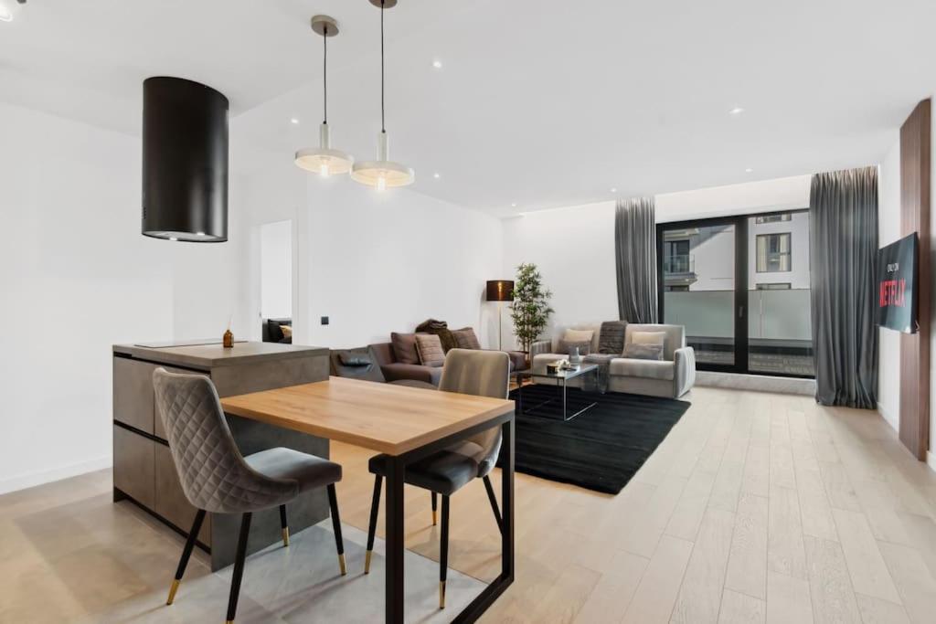 Luxurious Vibe In The Business Center, Views Apartment Bucharest