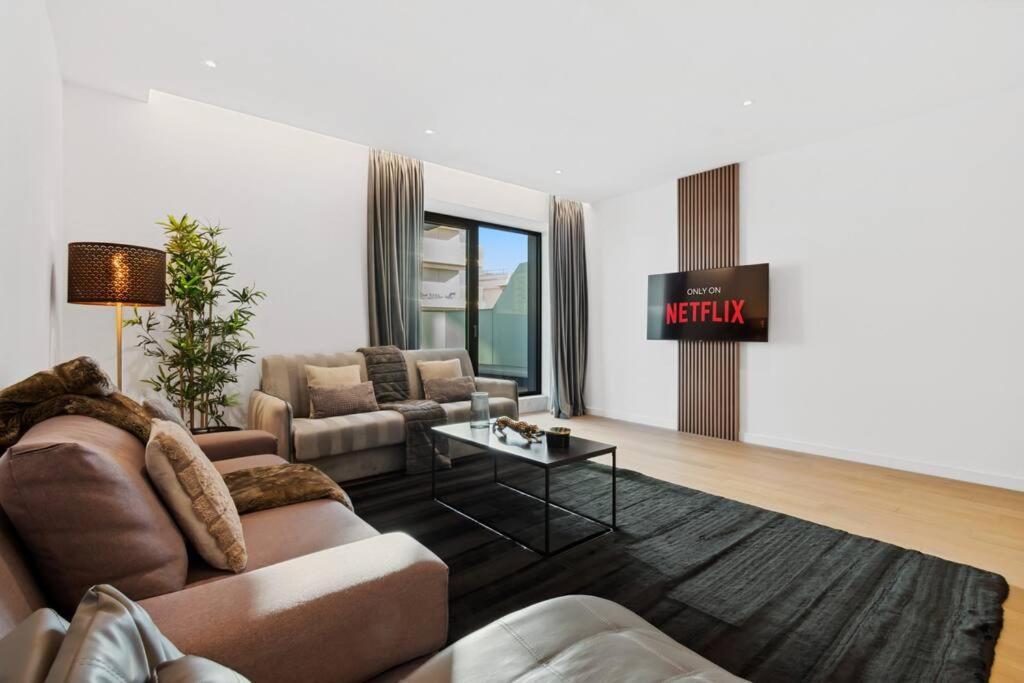 Luxurious Vibe In The Business Center, Views Apartment Bucharest