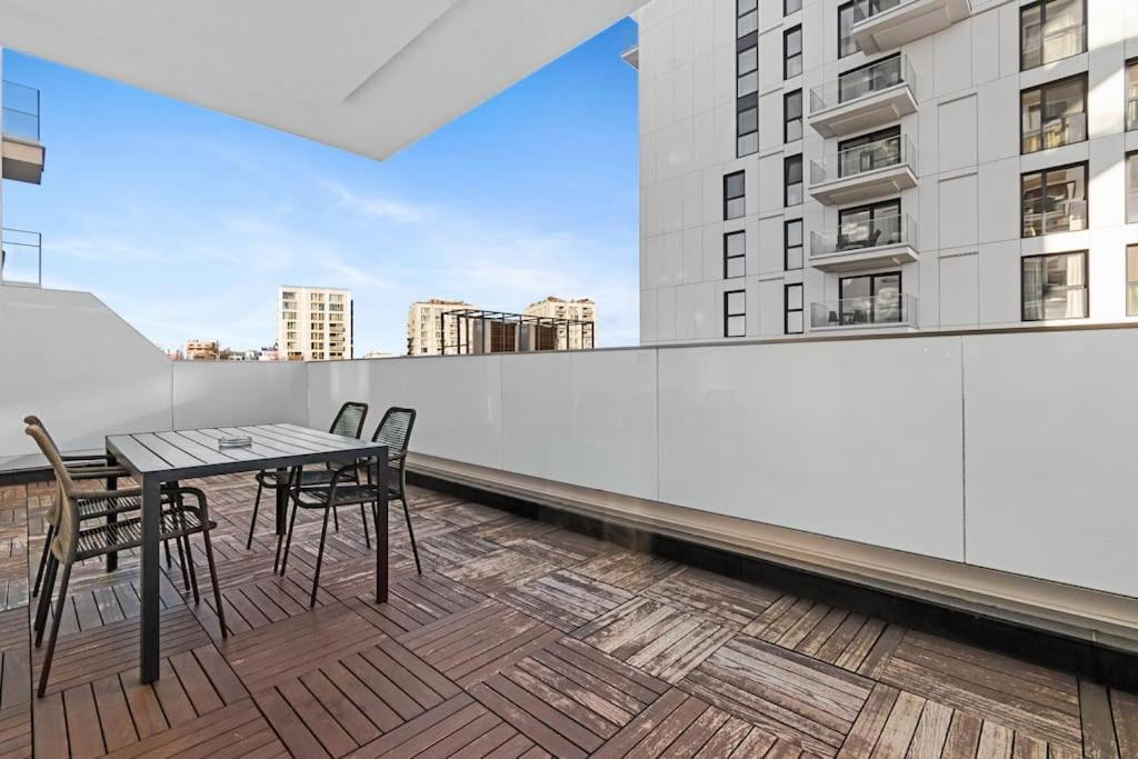 Luxurious Vibe In The Business Center, Views Apartment
